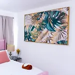 Beautiful 3 Bed House Next To Westfield London