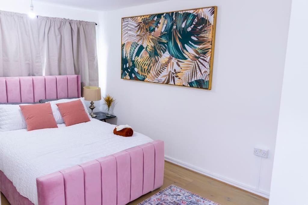 Beautiful 3 Bed House Next To Westfield * Londra