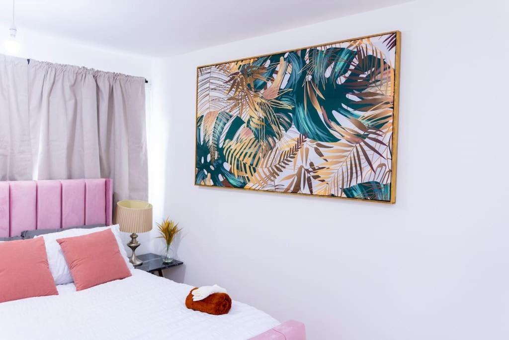 Beautiful 3 Bed House Next To Westfield * Londra